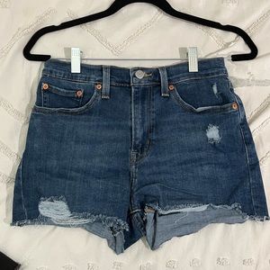Levi’s high rise short size 28 NWOT